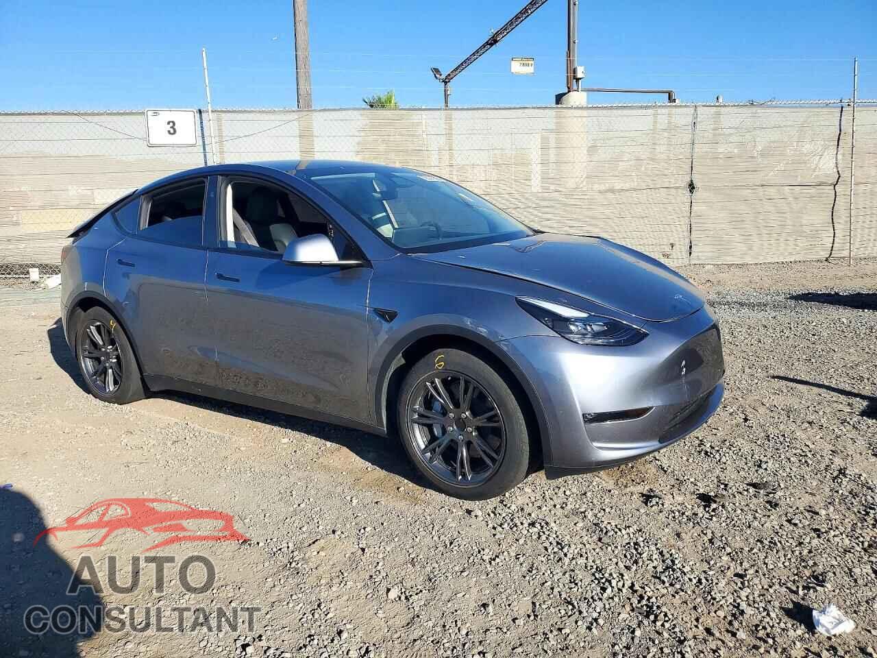 TESLA MODEL Y 2024 - 7SAYGAEE3RF209680