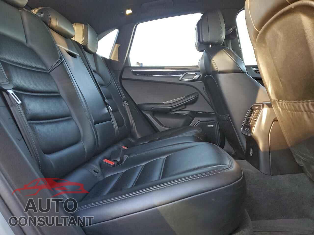 PORSCHE MACAN 2018 - WP1AB2A56JLB31405