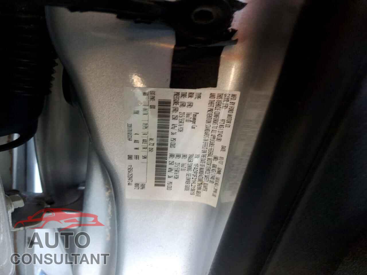 FORD FOCUS 2017 - 1FADP3F21HL215619