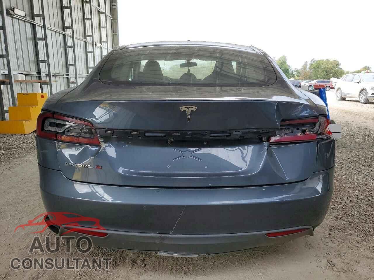 TESLA MODEL S 2013 - 5YJSA1CN9DFP27695