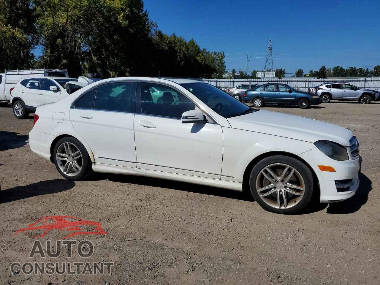 MERCEDES-BENZ C-CLASS 2013 - WDDGF8AB1DA826812