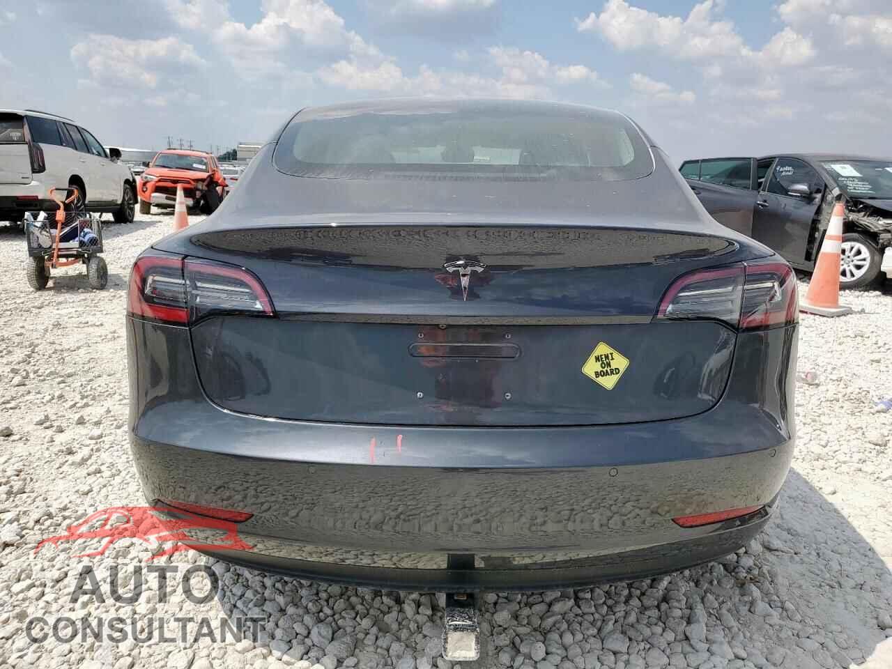 TESLA MODEL 3 2018 - 5YJ3E1EA4JF109411