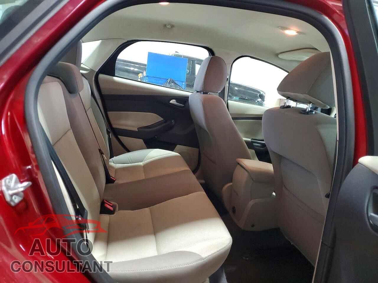 FORD FOCUS 2014 - 1FADP3F2XEL297670