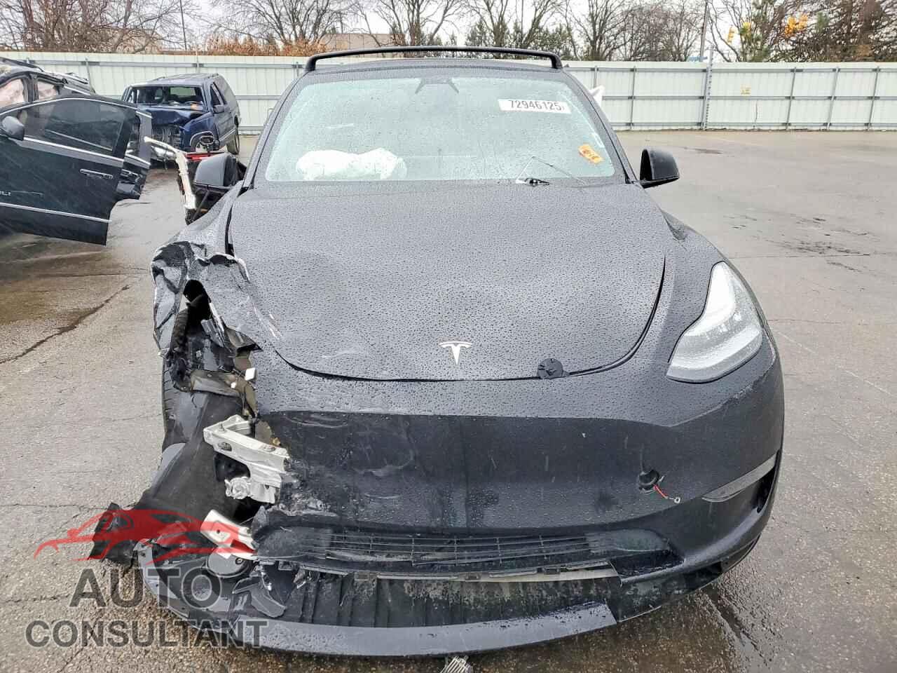 TESLA MODEL Y 2021 - 5YJYGDEE6MF121102