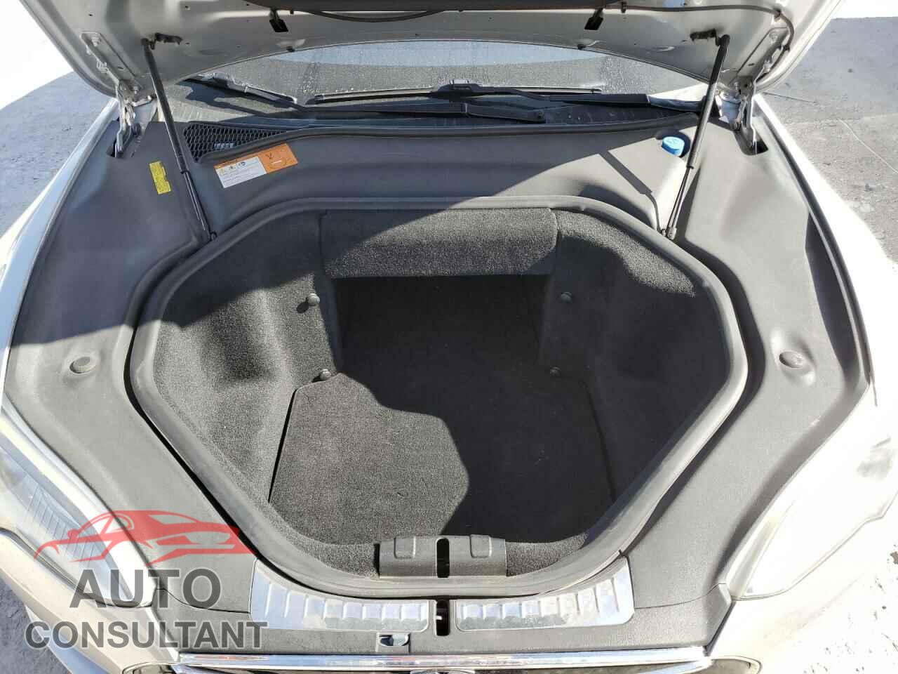 TESLA MODEL S 2013 - 5YJSA1DN2DFP10848