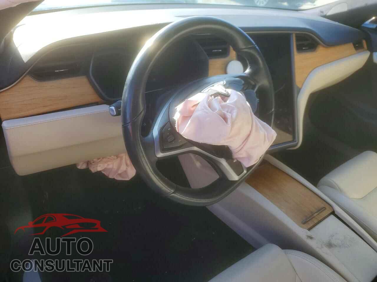 TESLA MODEL S 2020 - 5YJSA1E2XLF411059