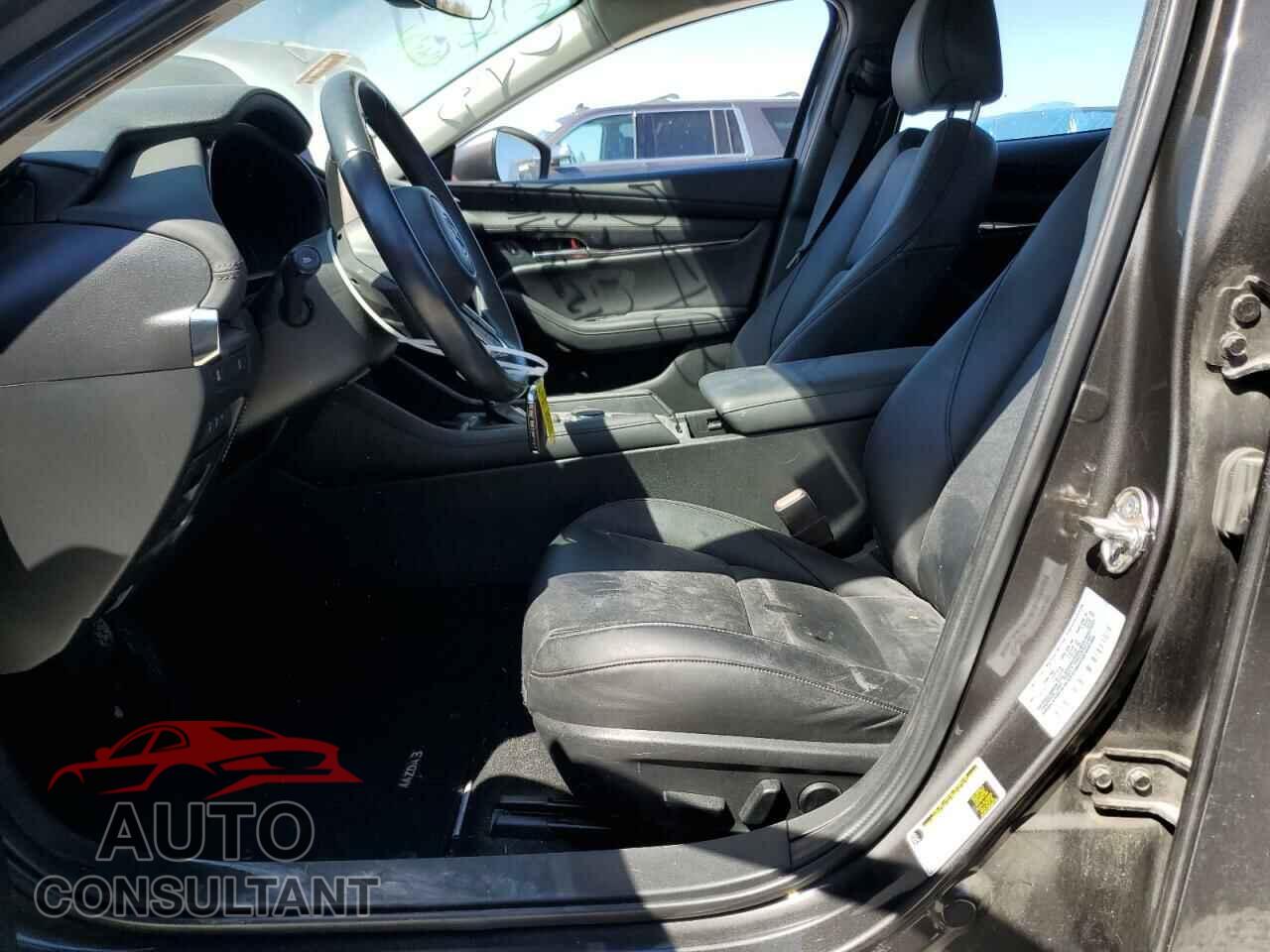 MAZDA 3 2021 - JM1BPACL7M1318519