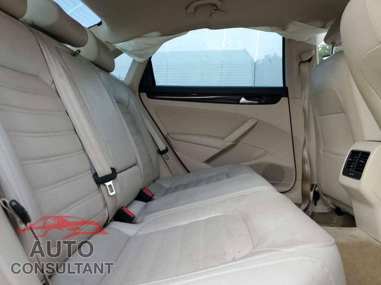 VOLKSWAGEN PASSAT 2015 - 1VWCS7A39FC105634
