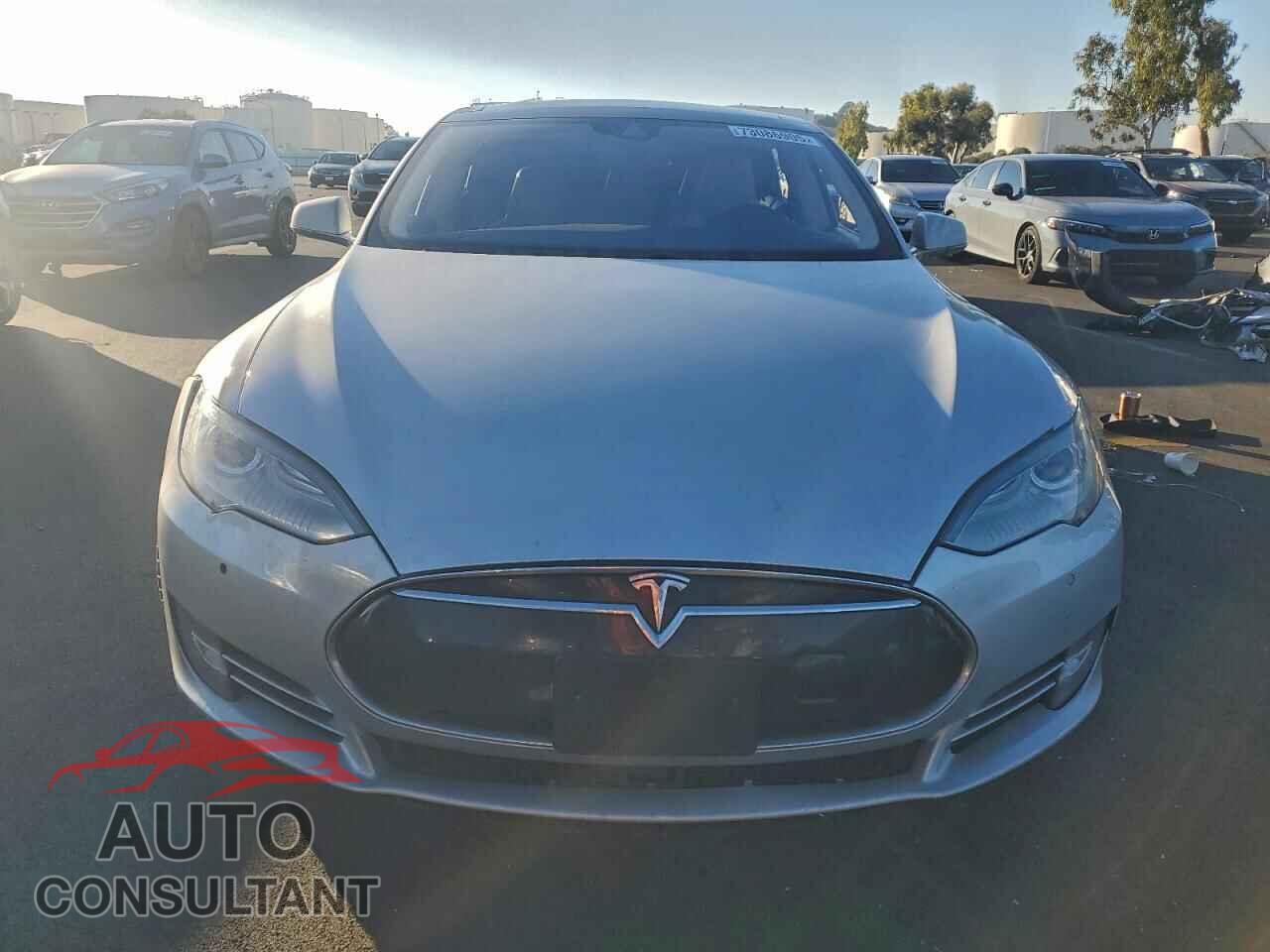 TESLA MODEL S 2015 - 5YJSA1H12FF083028