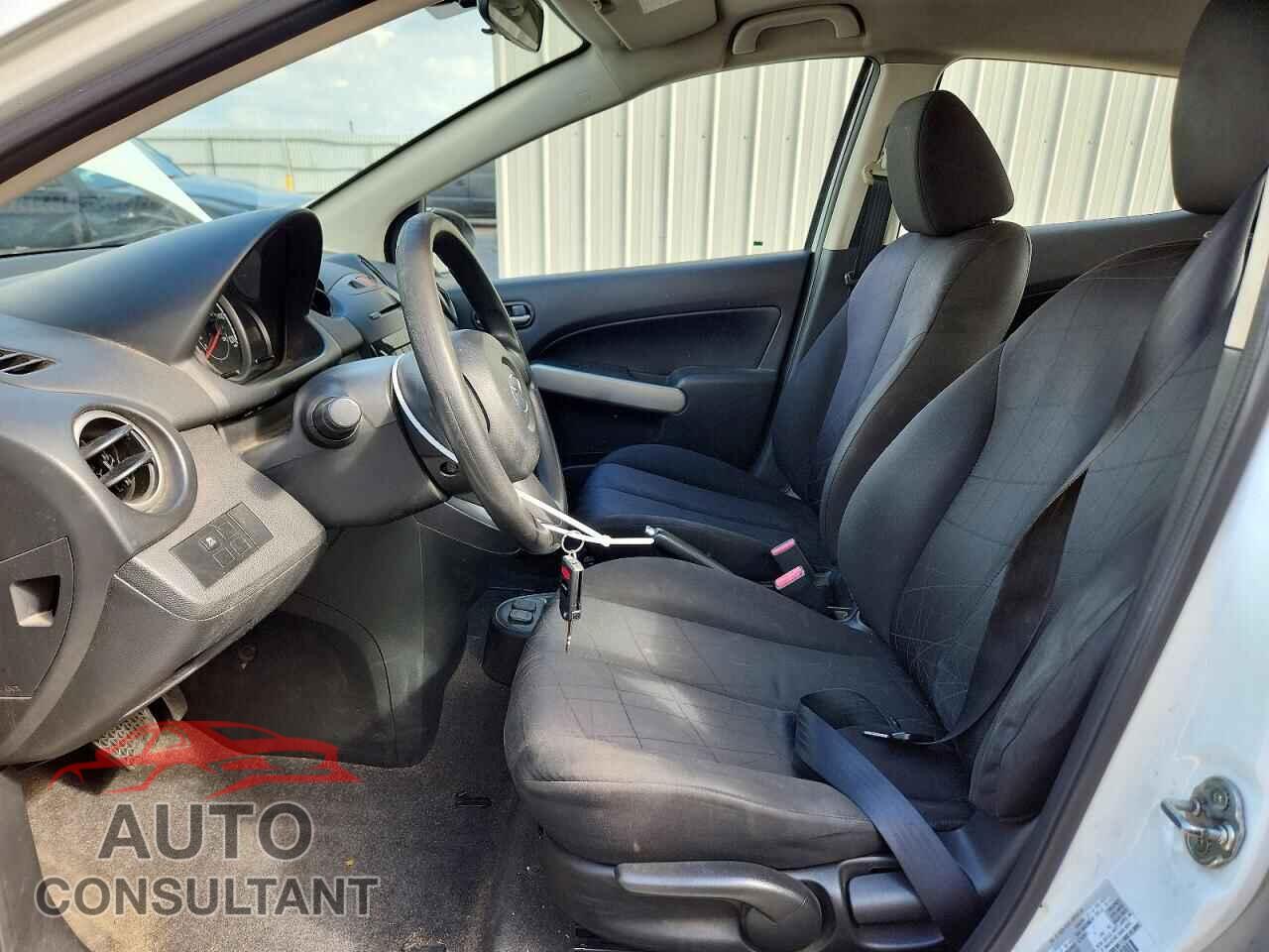 MAZDA 2 2012 - JM1DE1KZ3C0136356