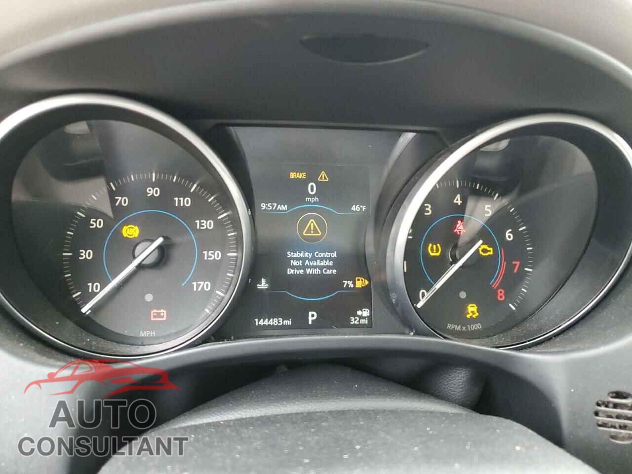 JAGUAR XE 2017 - SAJAR4BG0HA962155