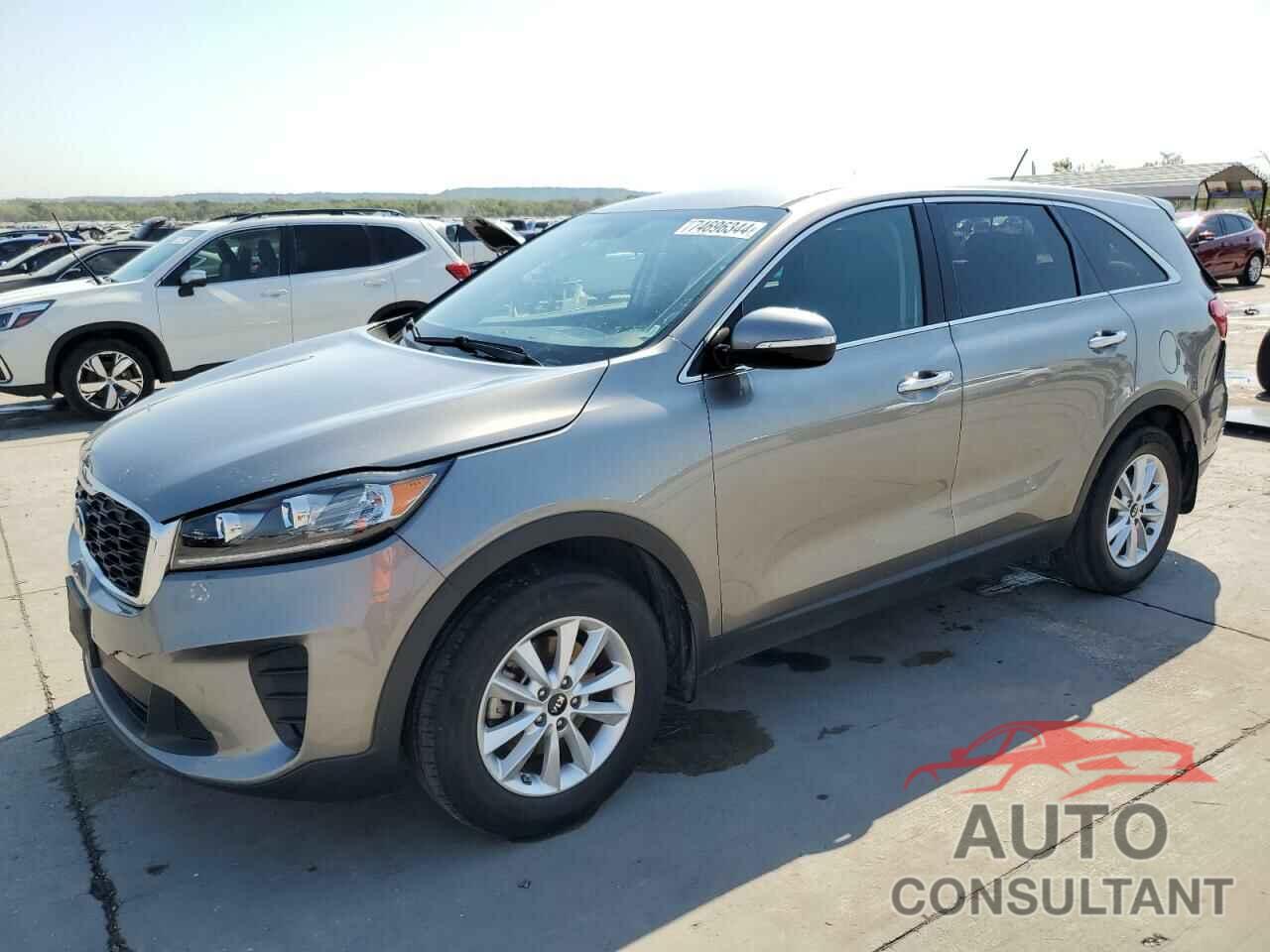 KIA SORENTO 2019 - 5XYPG4A38KG500740