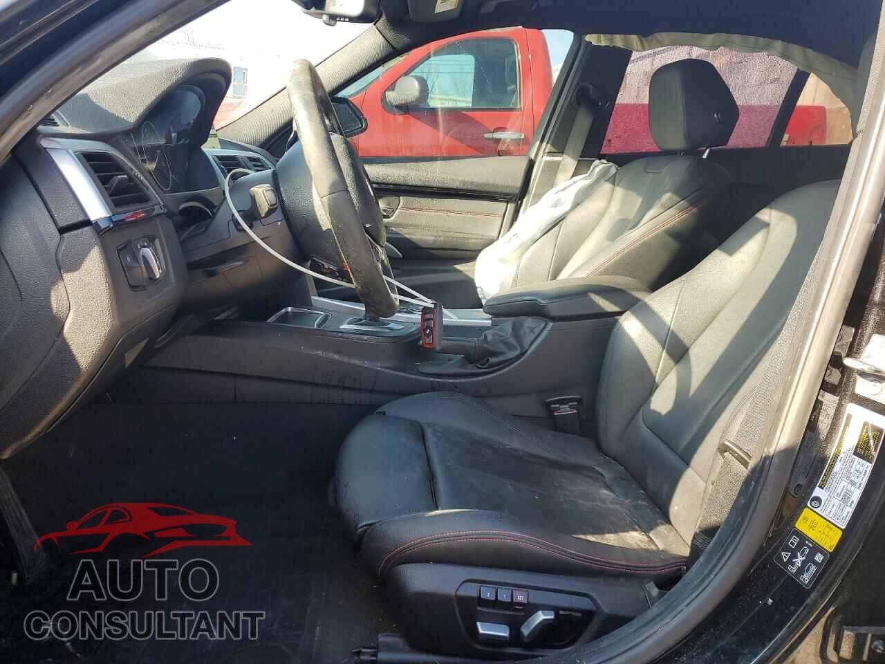 BMW 3 SERIES 2016 - WBA8E3G5XGNU00424