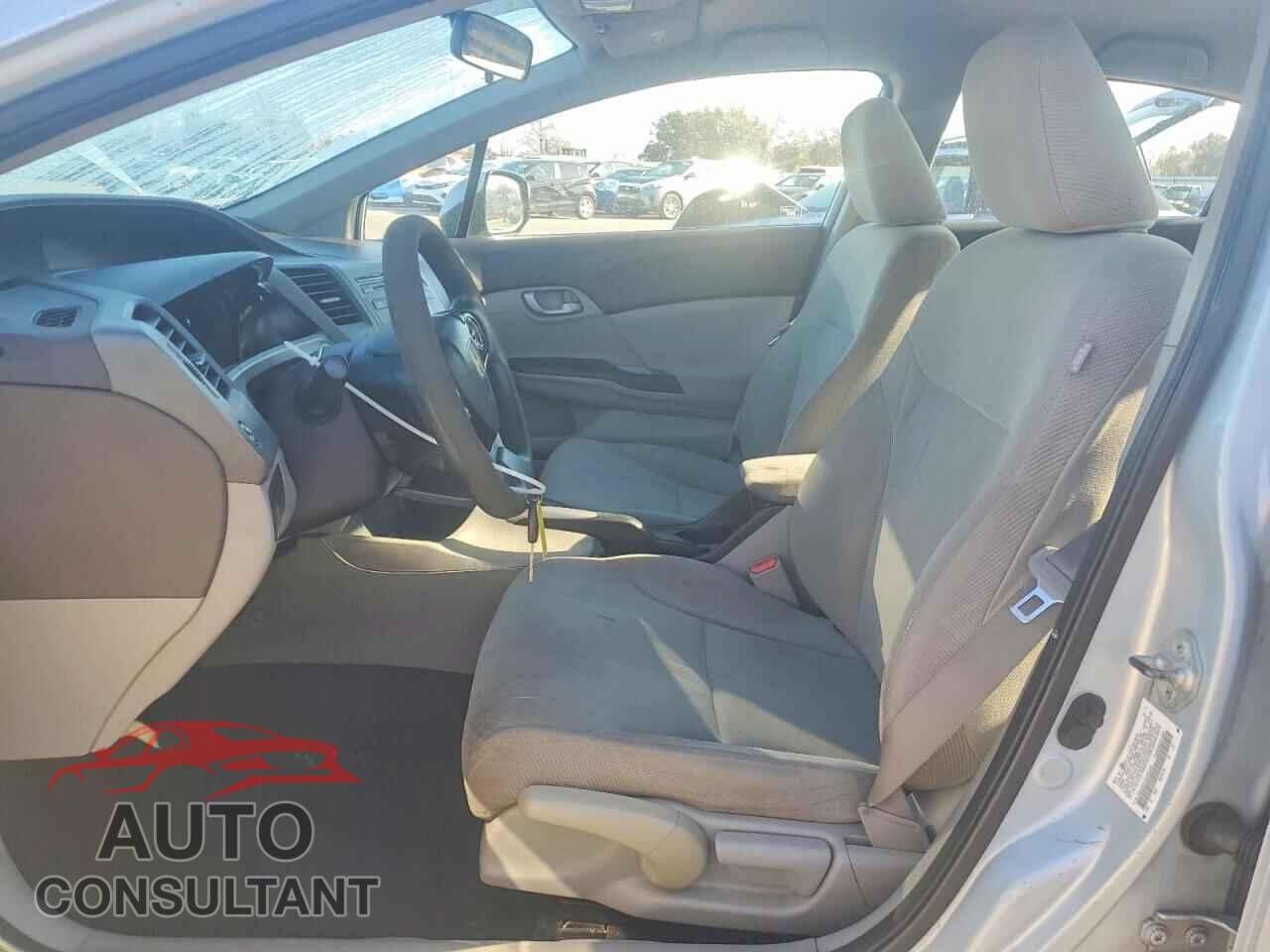 HONDA CIVIC 2012 - 2HGFB2F55CH504323