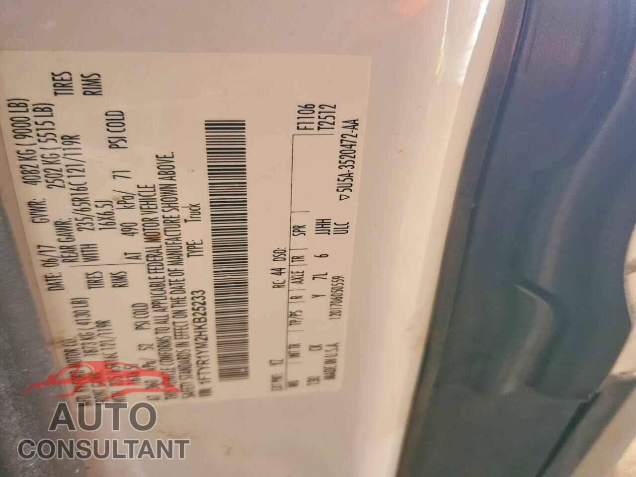 FORD TRANSIT 2017 - 1FTYR1YM2HKB25233