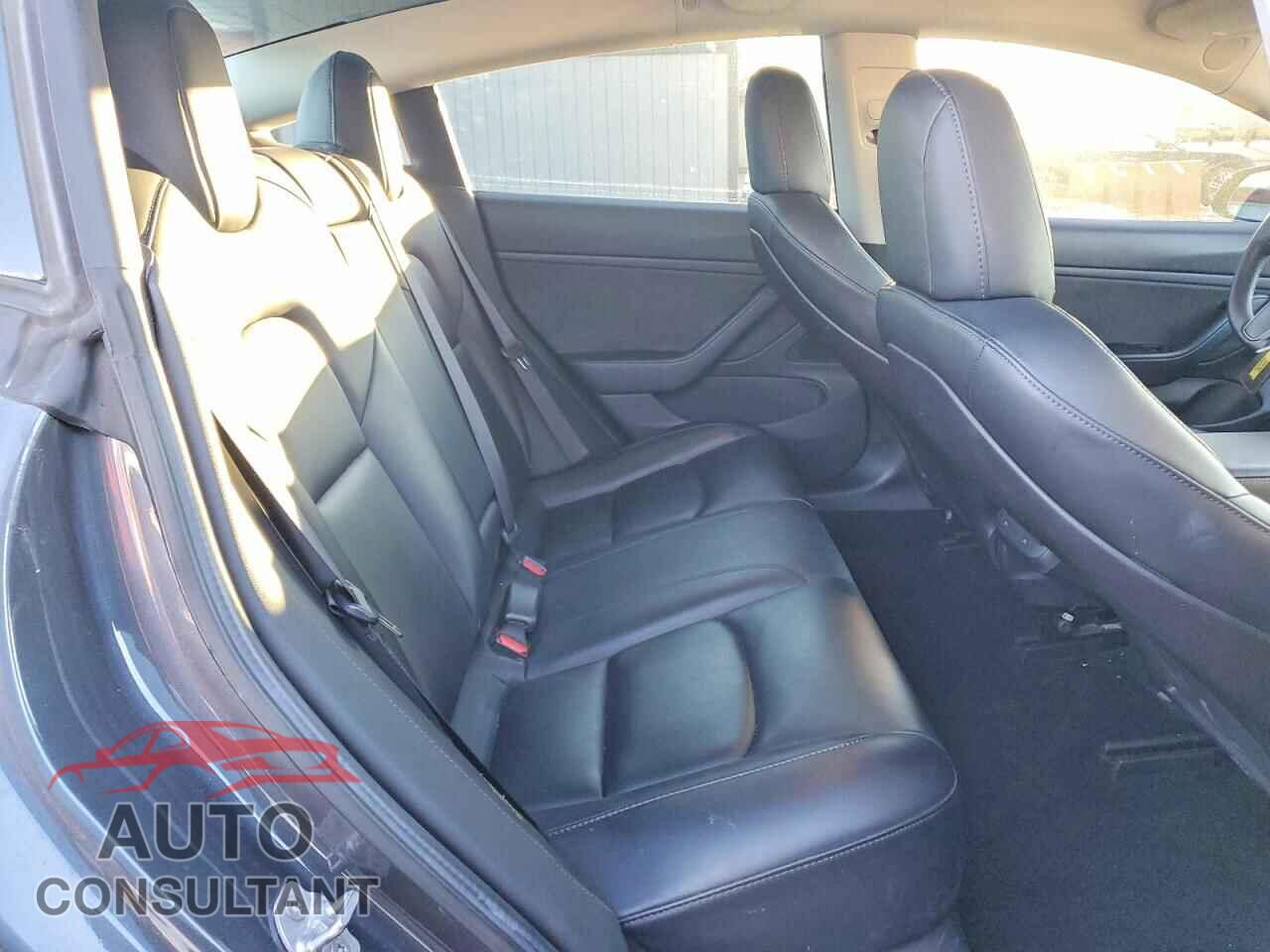 TESLA MODEL 3 2019 - 5YJ3E1EA5KF426924
