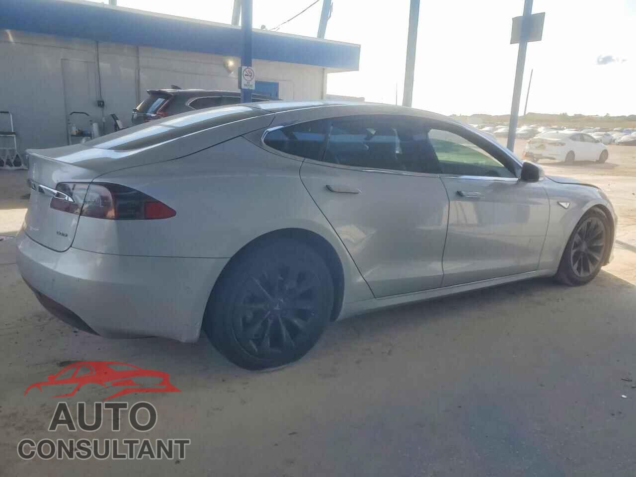 TESLA MODEL S 2016 - 5YJSA1E27GF160152