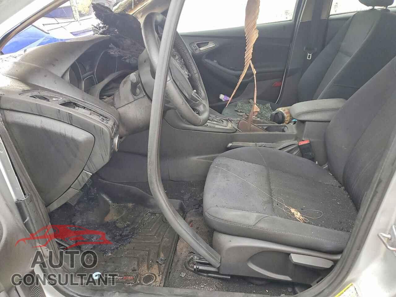 FORD FOCUS 2018 - 1FADP3FE2JL306740