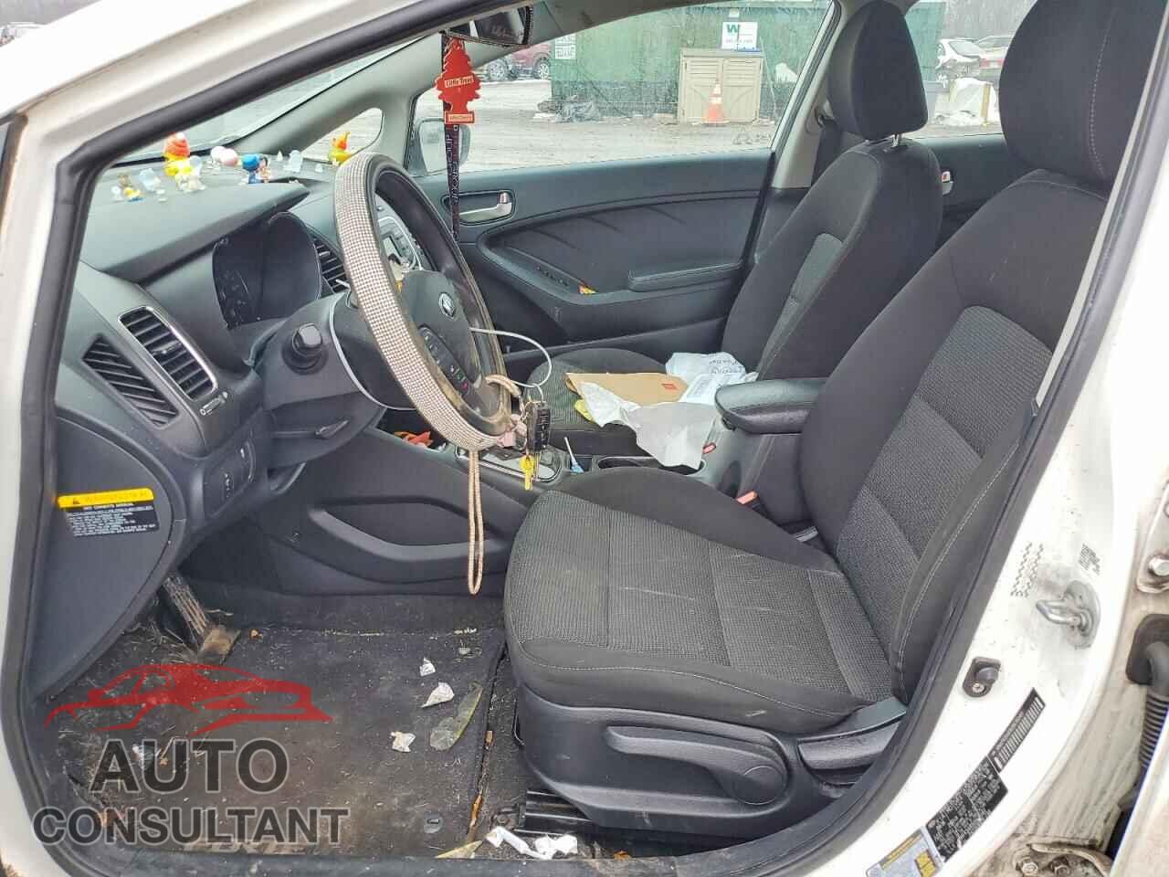 KIA FORTE 2017 - KNAFK5A85H5676140