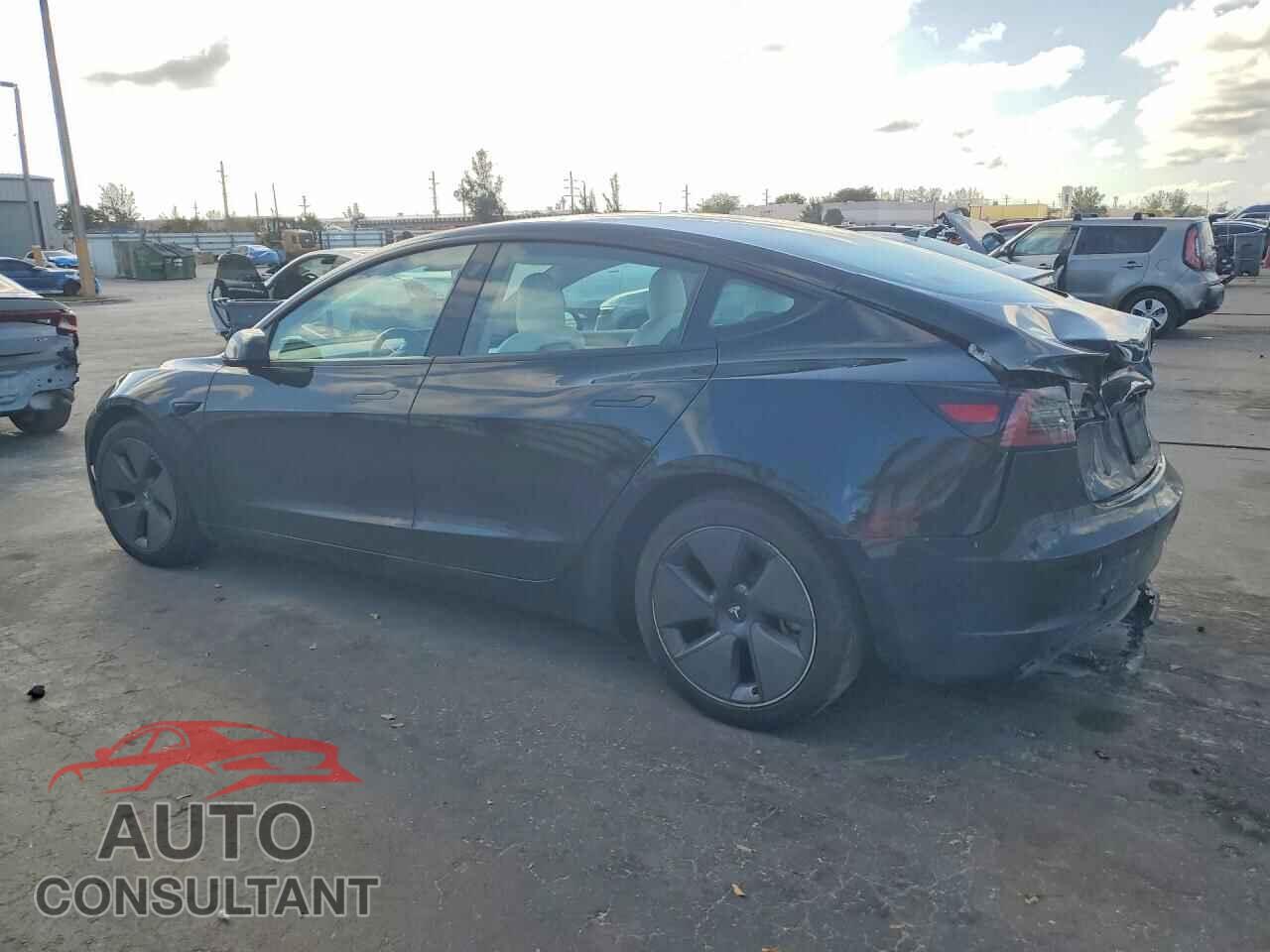 TESLA MODEL 3 2022 - 5YJ3E1EA6NF353535