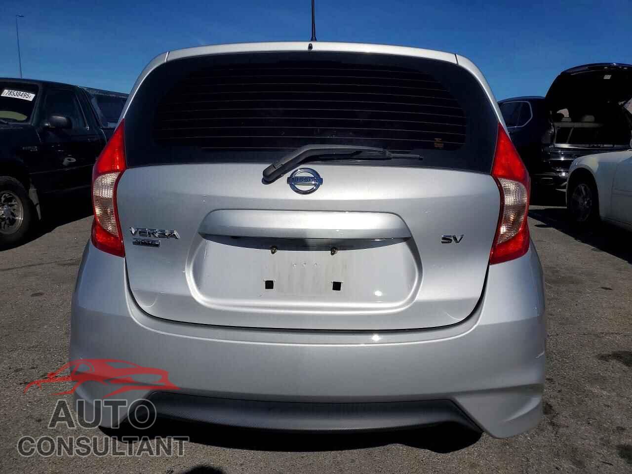 NISSAN VERSA 2018 - 3N1CE2CP8JL354861