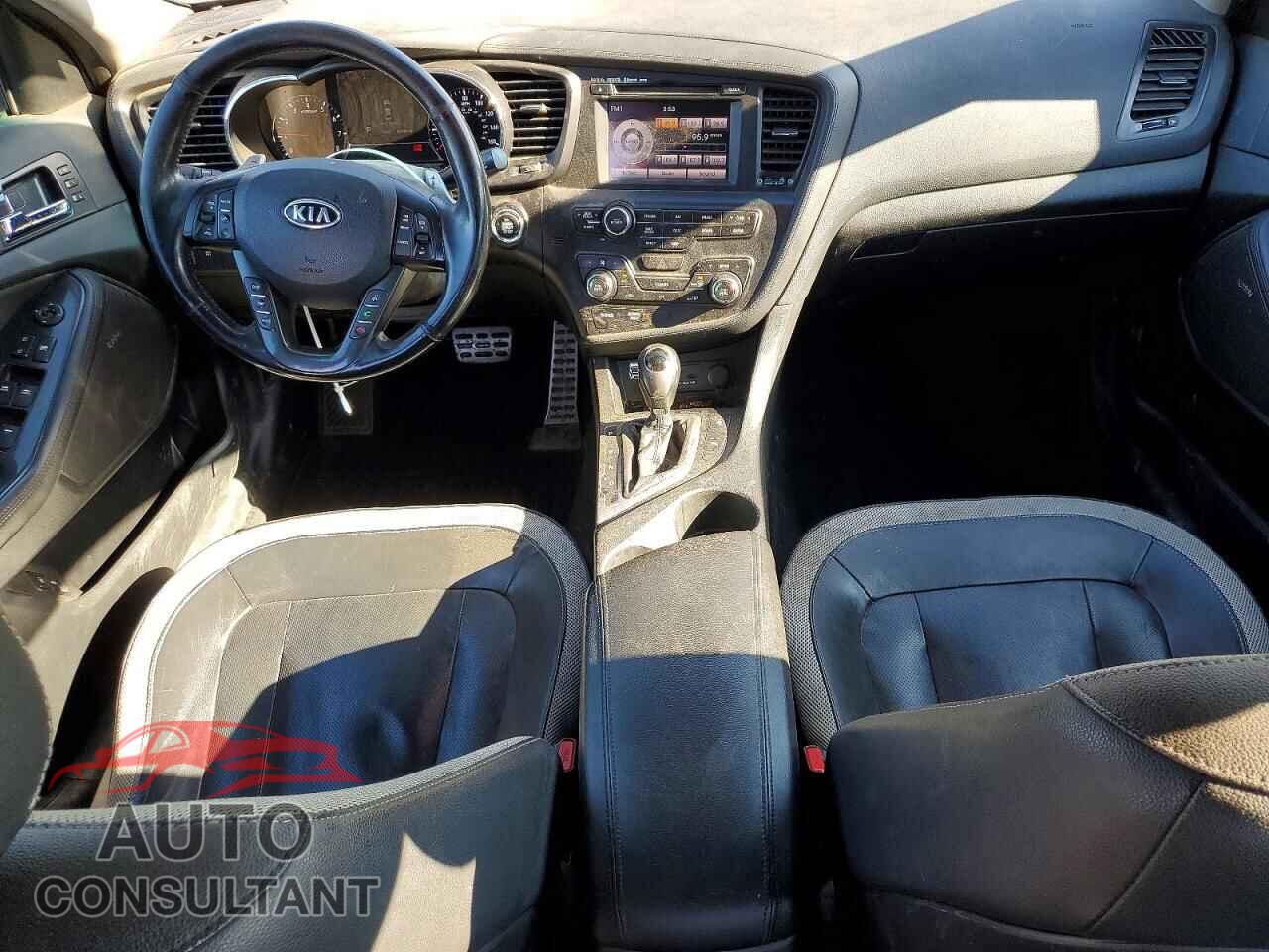 KIA OPTIMA 2011 - KNAGR4A67B5118421