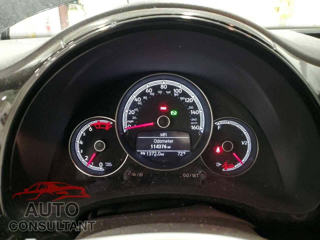 VOLKSWAGEN BEETLE 2017 - 3VWF17AT9HM616259