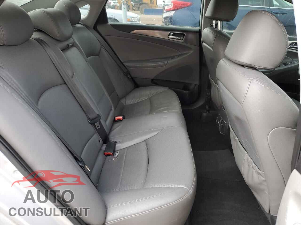 HYUNDAI SONATA 2012 - KMHEC4A48CA031366