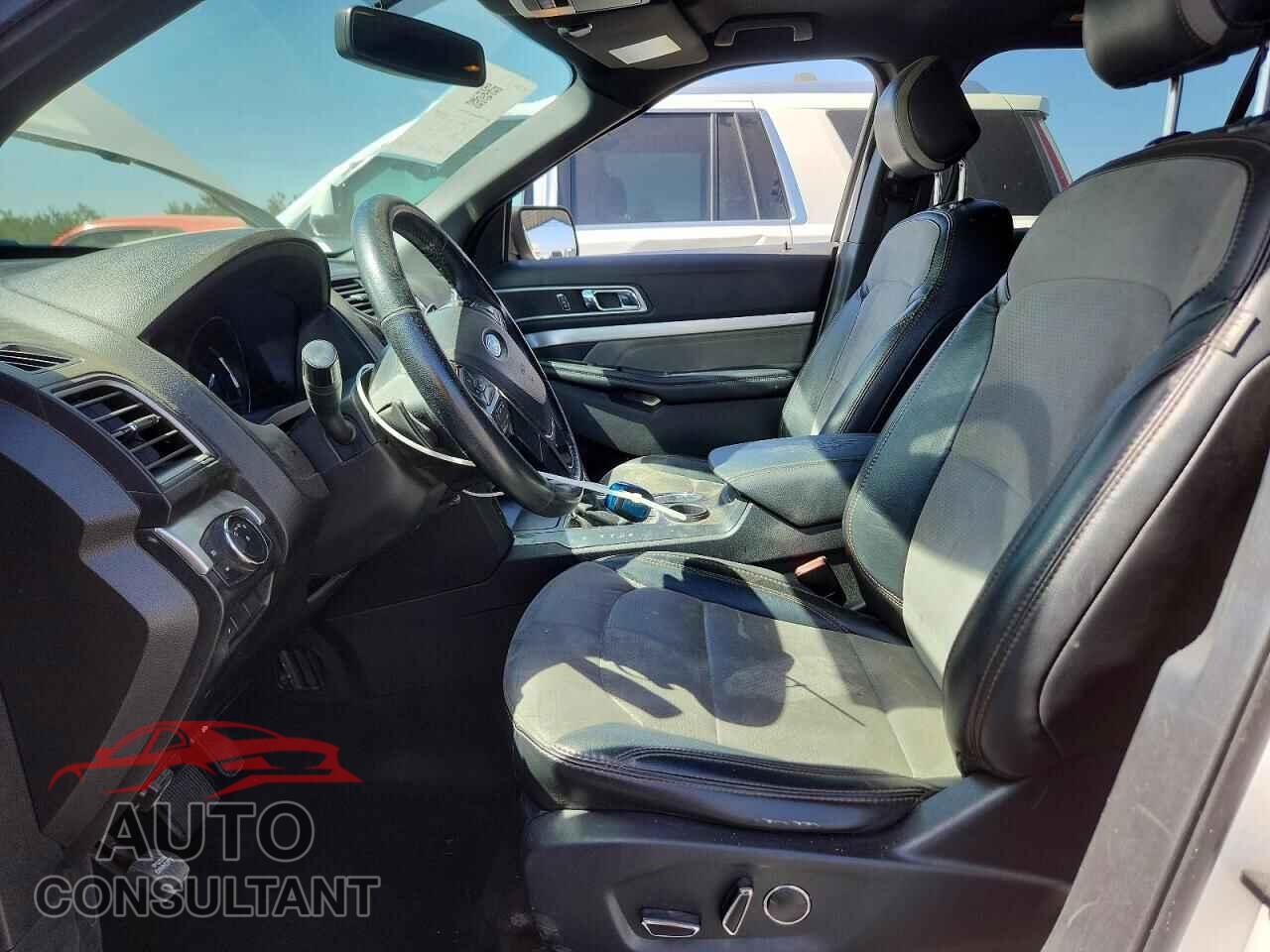FORD EXPLORER 2017 - 1FM5K7D81HGC21579
