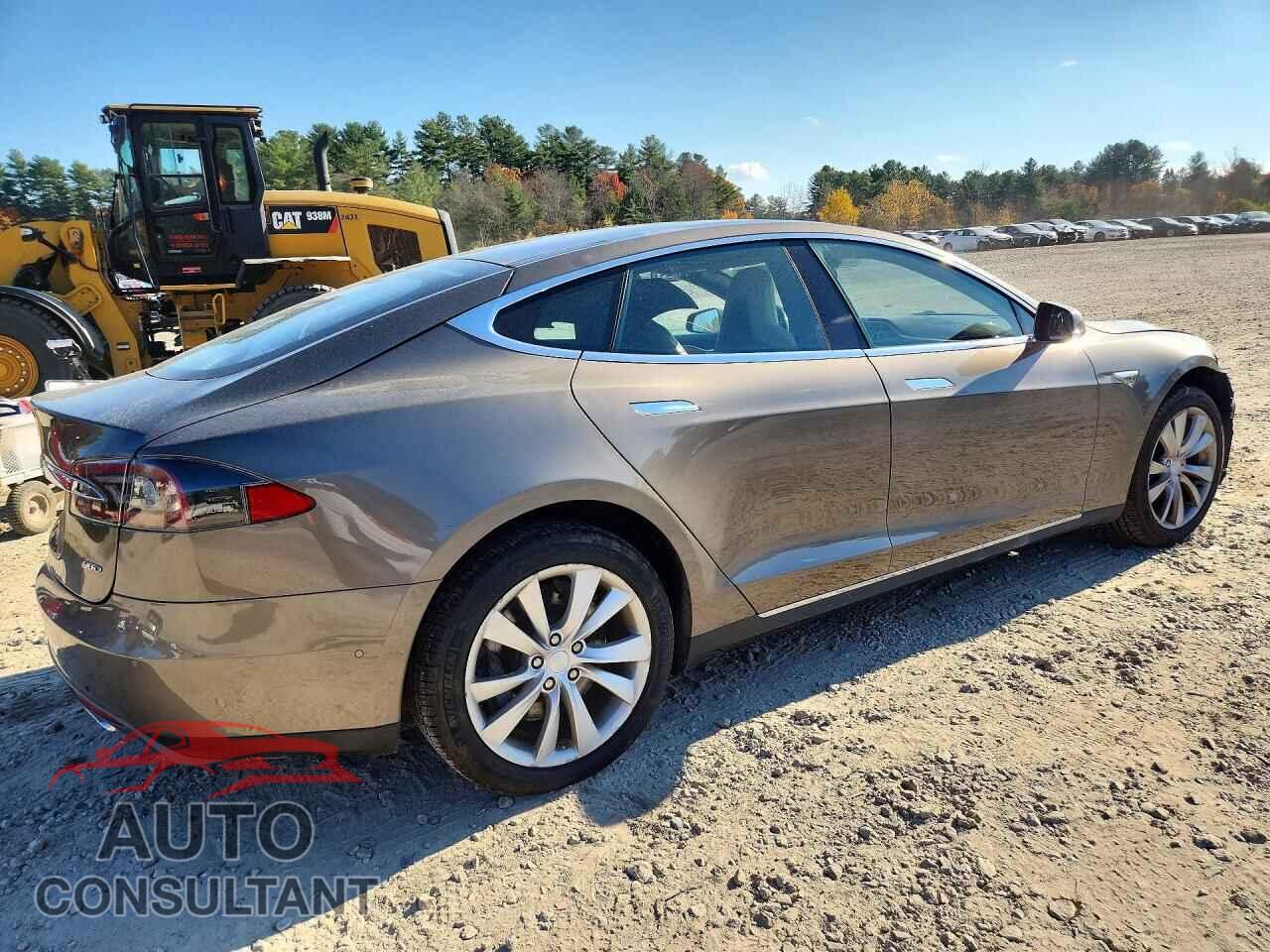 TESLA MODEL S 2015 - 5YJSA1E28FF105899