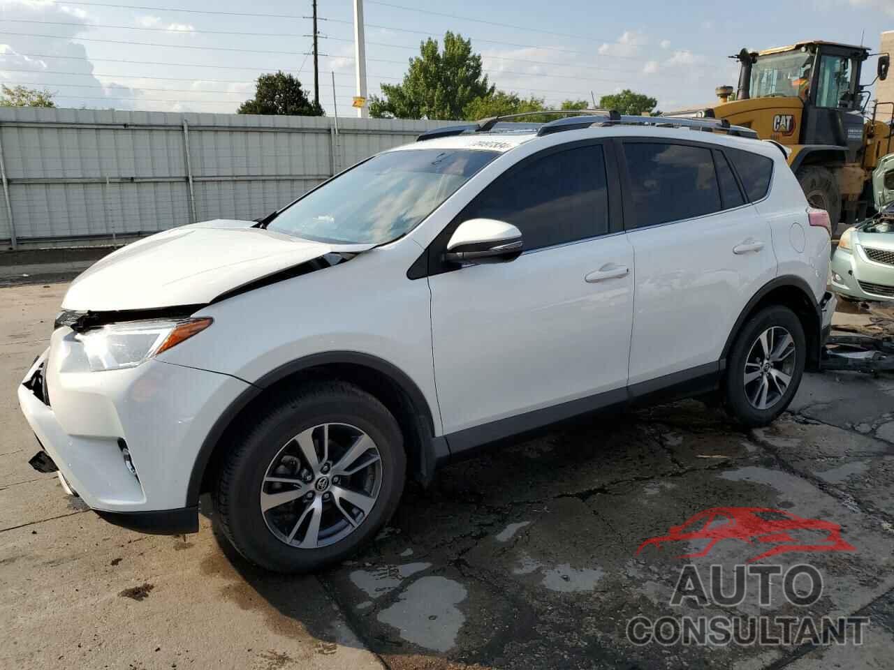 TOYOTA RAV4 2018 - JTMRFREV6JJ239417