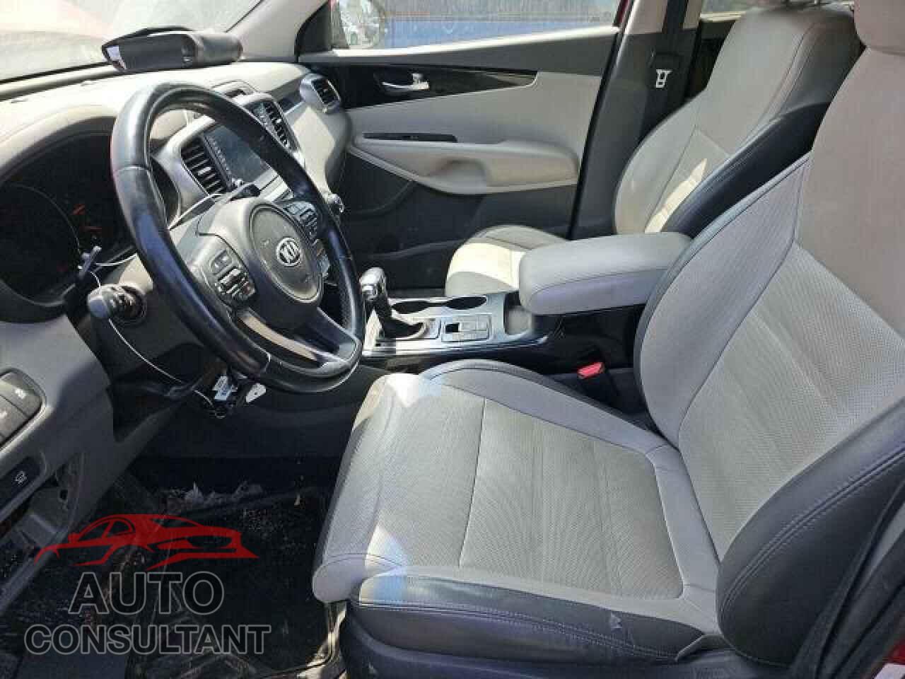 KIA SORENTO 2017 - 5XYPKDA57HG187771
