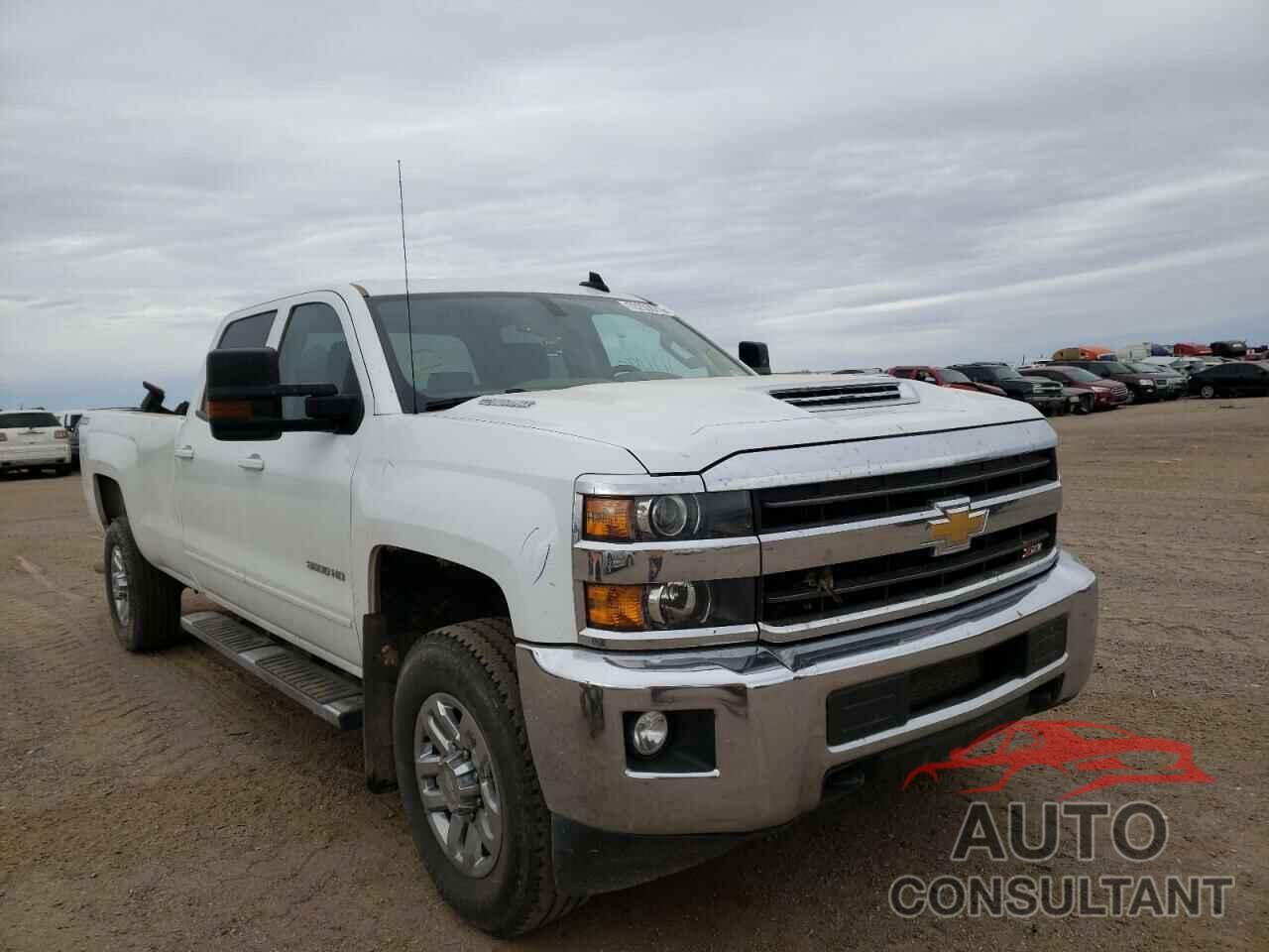CHEVROLET SILVERADO 2018 - 1GC4KZCY9JF168736