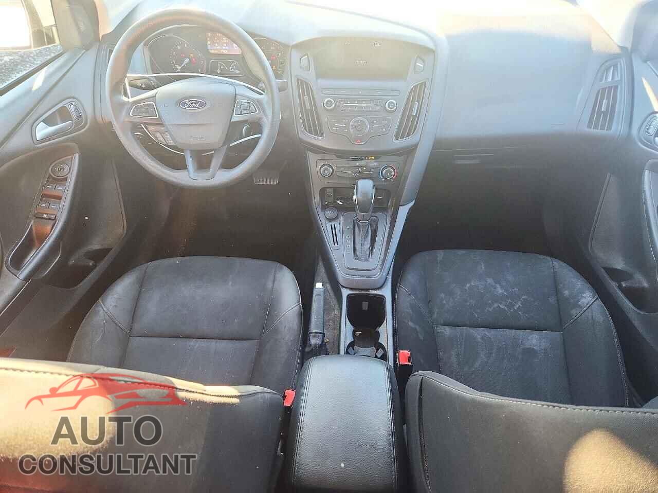 FORD FOCUS 2018 - 1FADP3F28JL212044