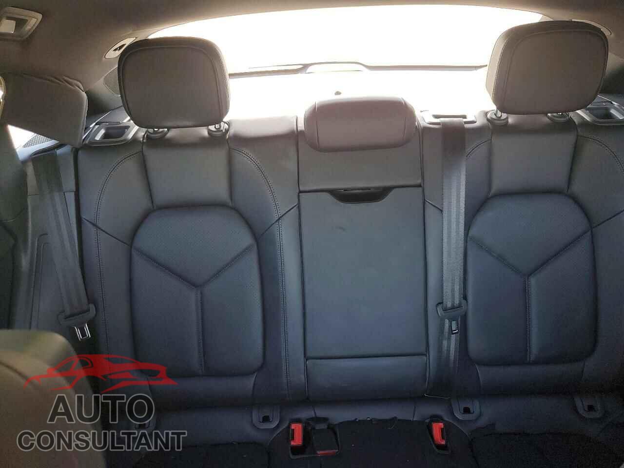 PORSCHE MACAN 2017 - WP1AA2A5XHLB83195