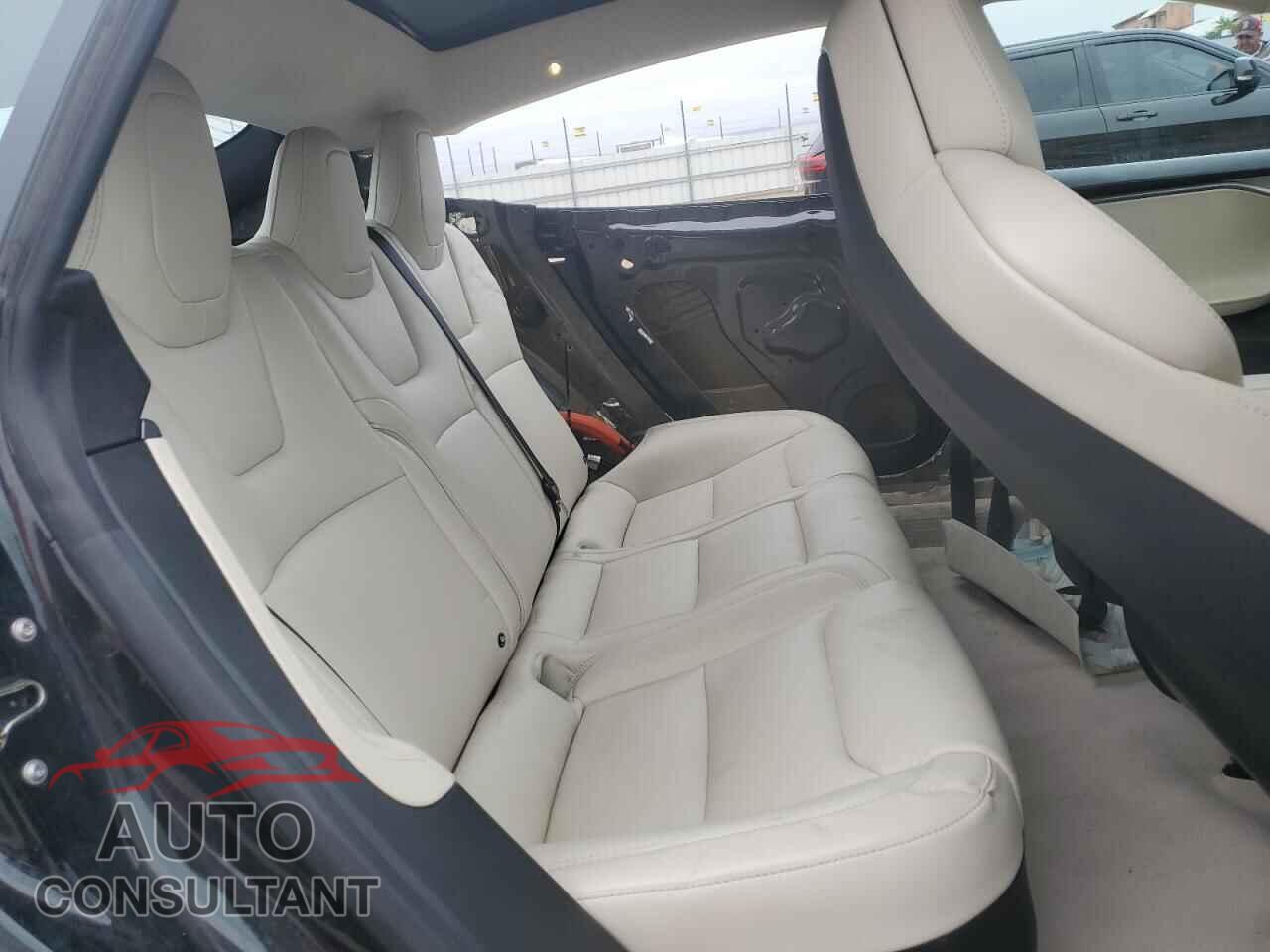 TESLA MODEL S 2019 - 5YJSA1E25KF304855