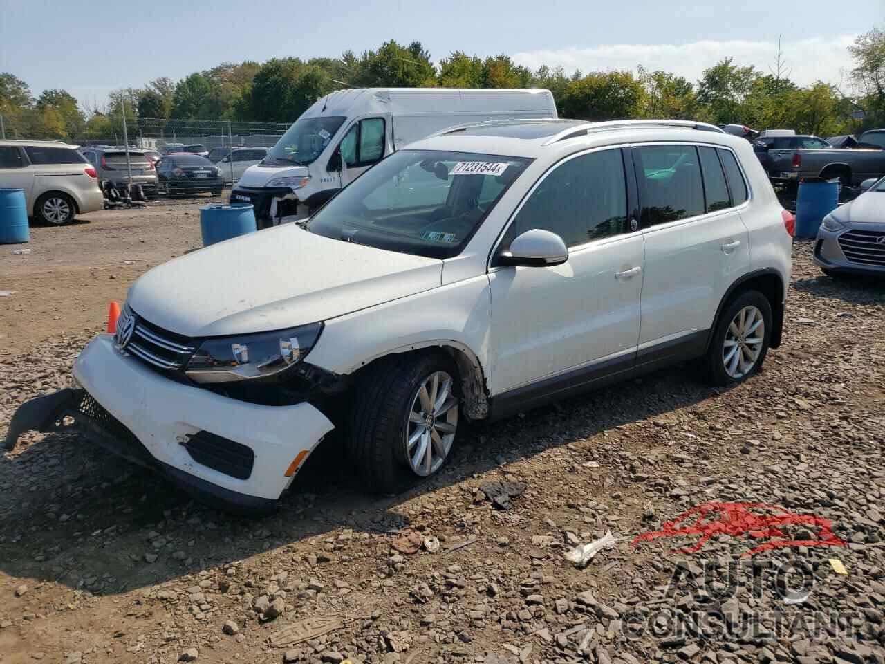 VOLKSWAGEN TIGUAN 2017 - WVGSV7AX7HK003973