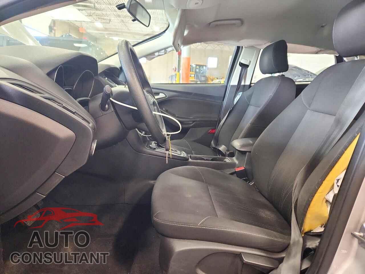 FORD FOCUS 2017 - 1FADP3K28HL239311