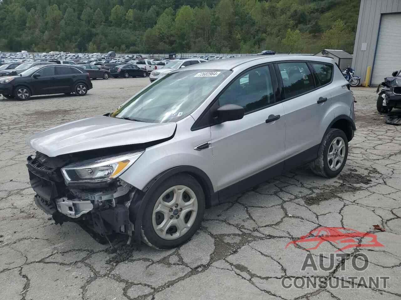 FORD ESCAPE 2017 - 1FMCU0F76HUB96838