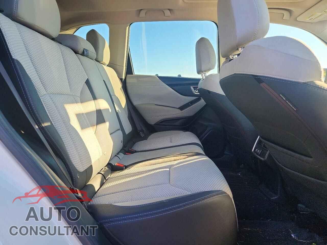 SUBARU FORESTER 2019 - JF2SKAGC0KH517801