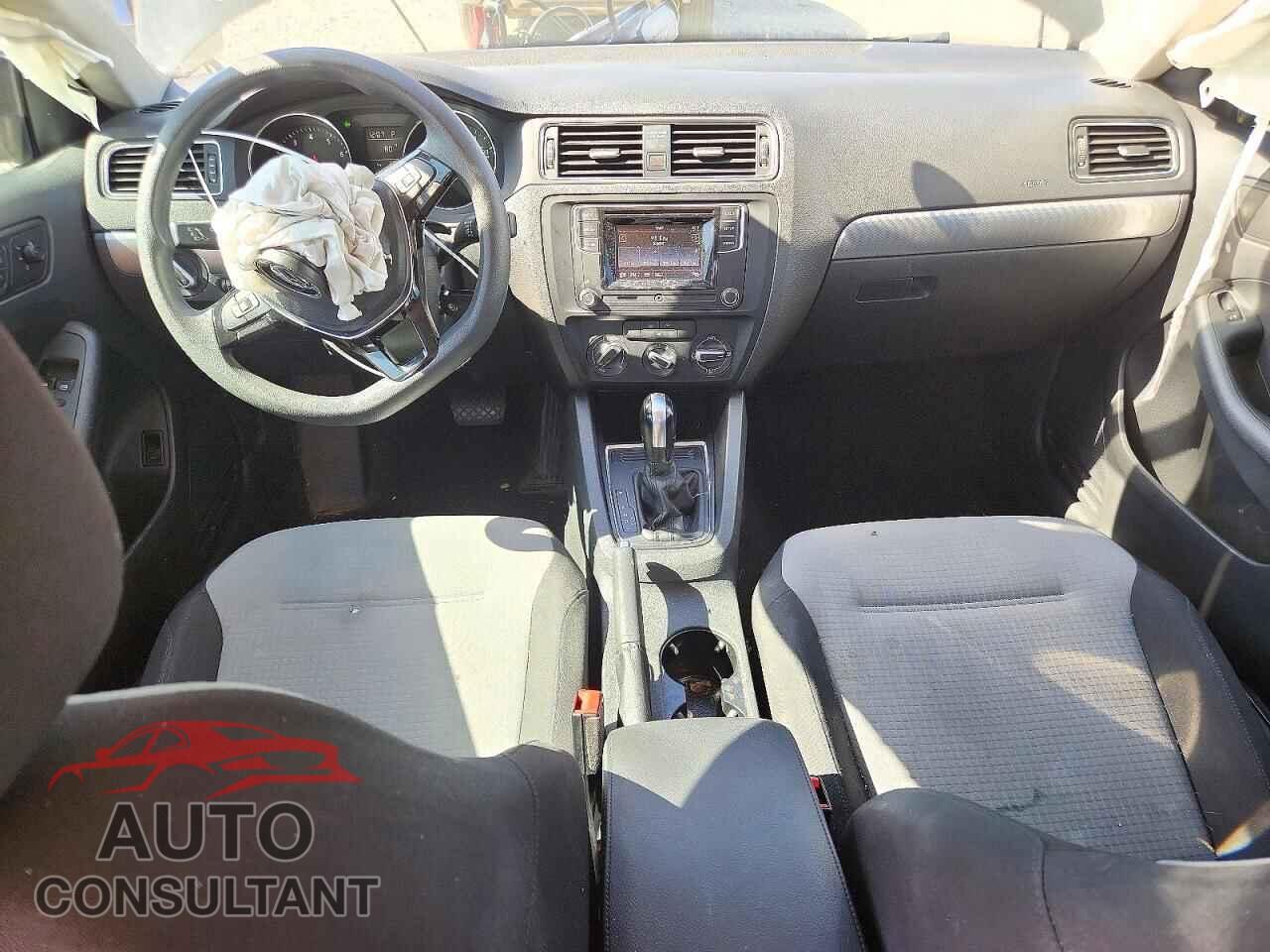 VOLKSWAGEN JETTA 2017 - 3VW2B7AJ7HM220468