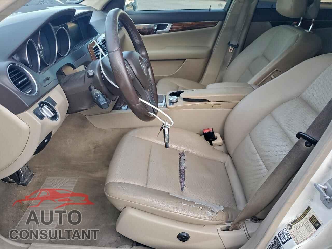 MERCEDES-BENZ C-CLASS 2012 - WDDGF5HB1CR234105
