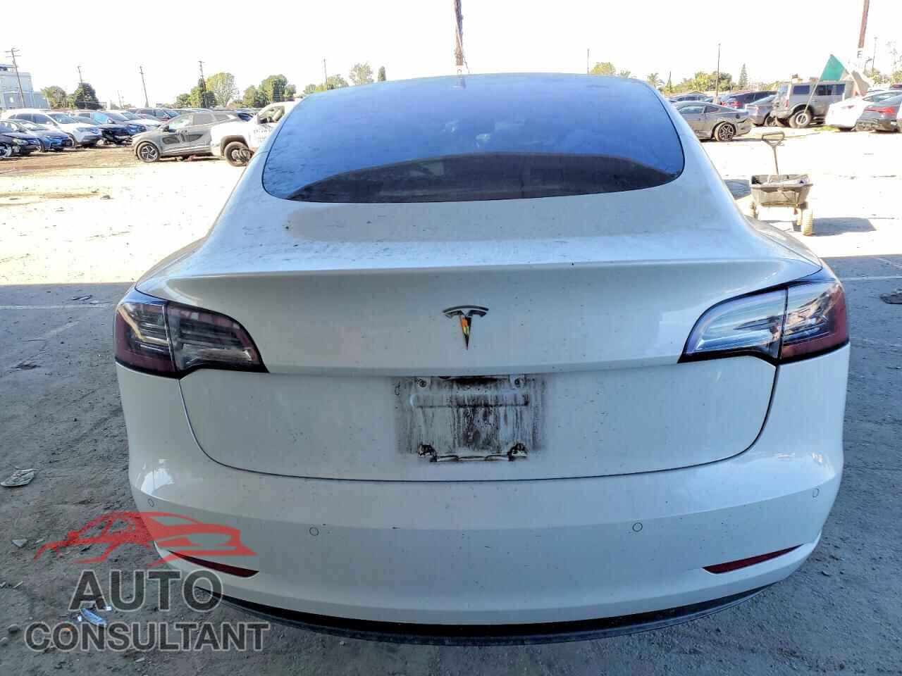 TESLA MODEL 3 2018 - 5YJ3E1EA9JF042885