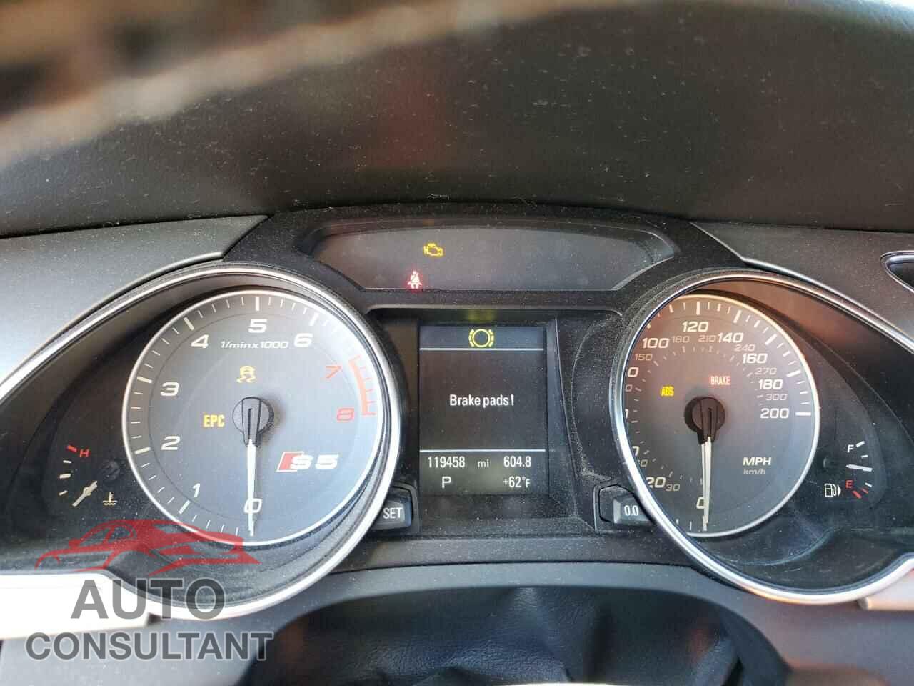 AUDI S5/RS5 2010 - WAUCVAFR4AA022490