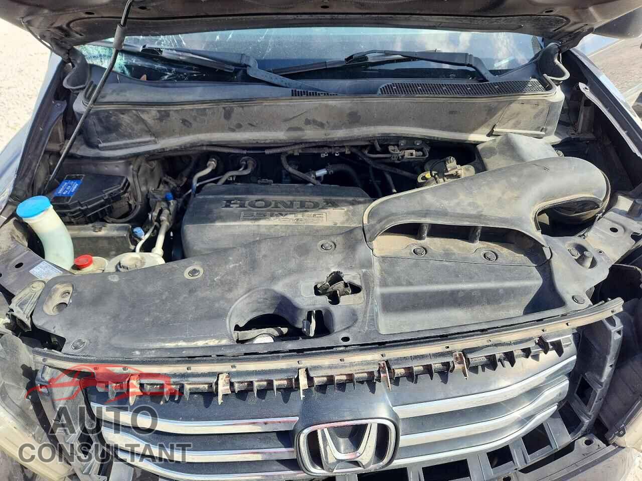 HONDA PILOT 2013 - 5FNYF3H28DB028001