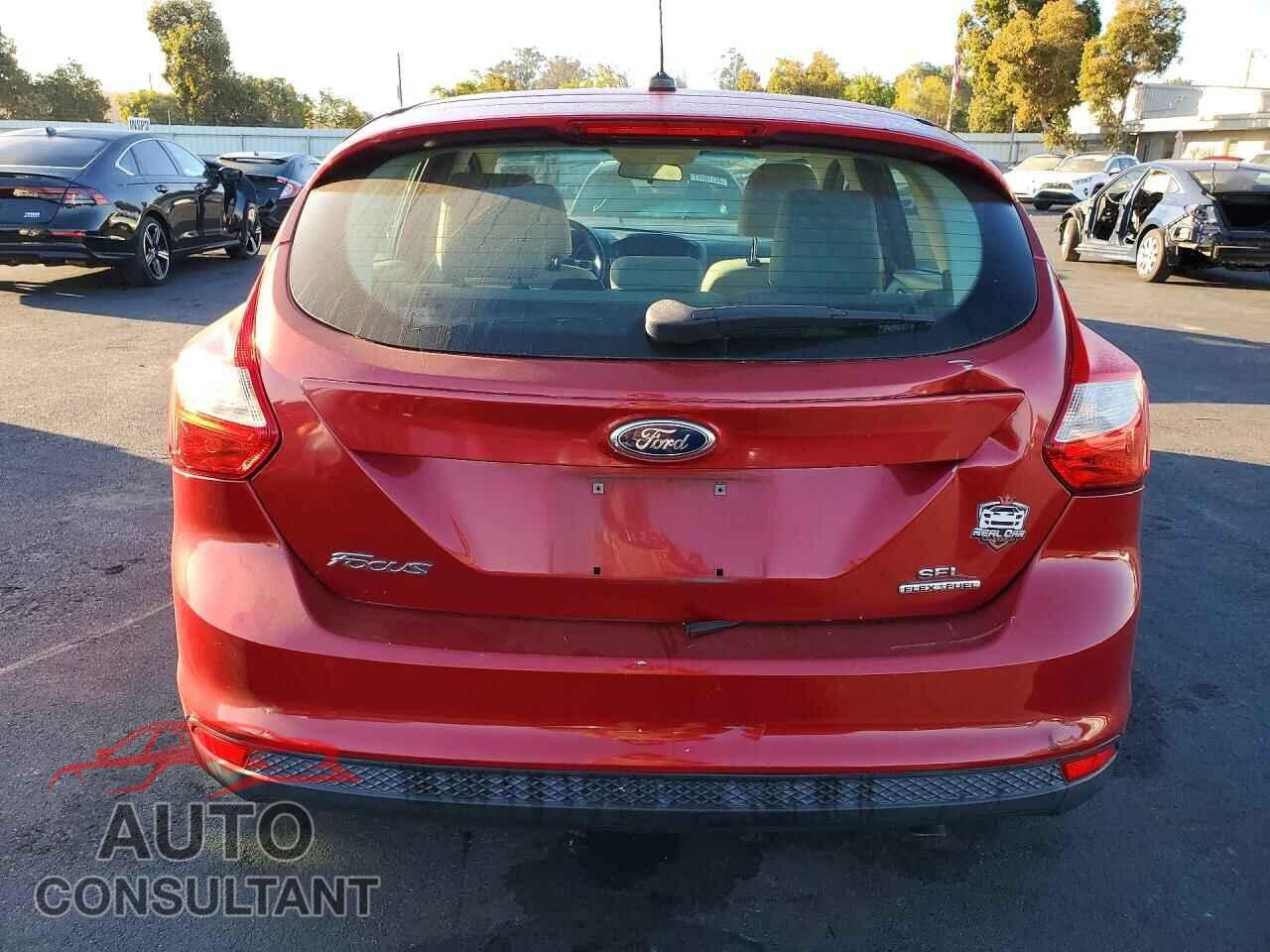 FORD FOCUS 2012 - 1FAHP3M2XCL473246