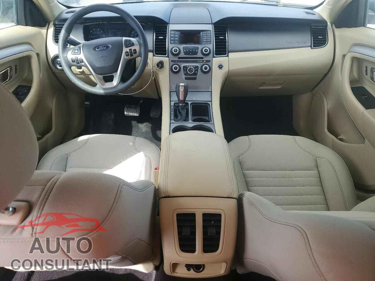 FORD TAURUS 2018 - 1FAHP2D84JG104659