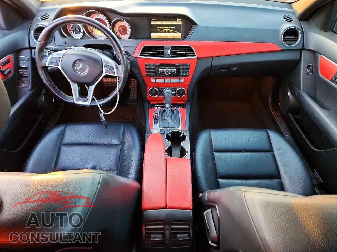 MERCEDES-BENZ C-CLASS 2012 - WDDGF8BB6CA727657