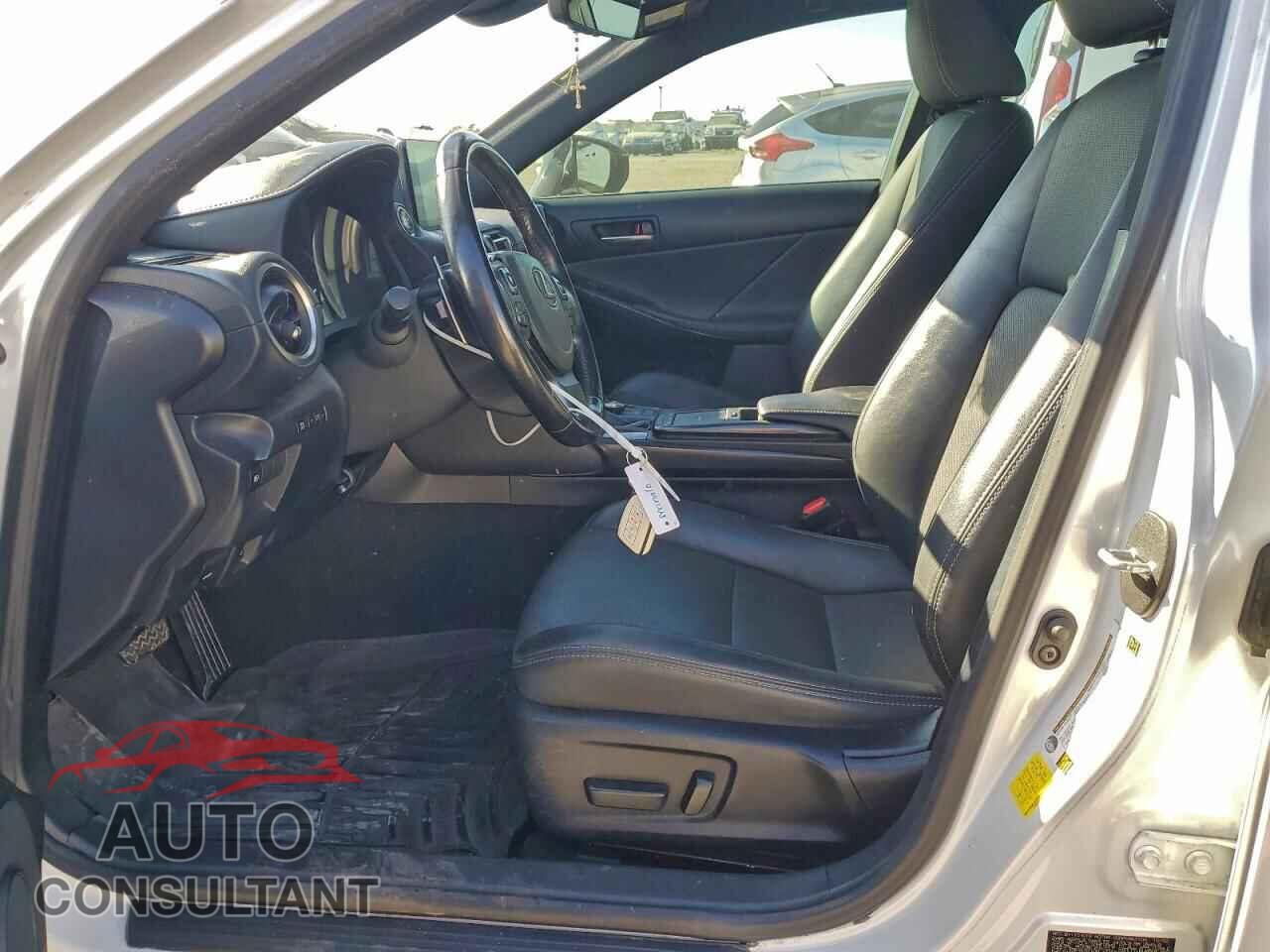 LEXUS IS 2021 - JTHAA1D23M5109367