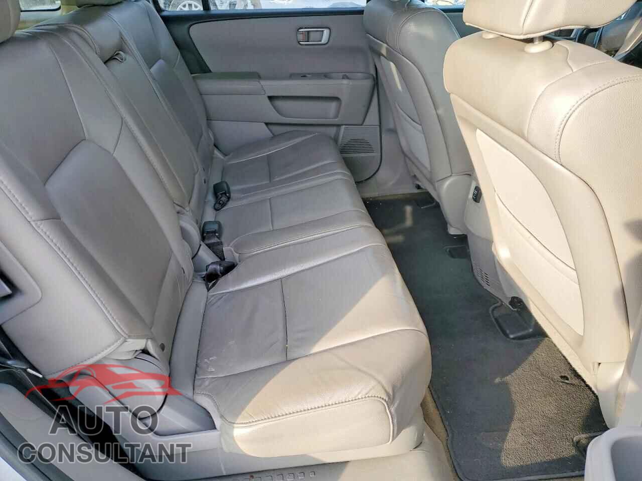 HONDA PILOT 2015 - 5FNYF4H53FB047283